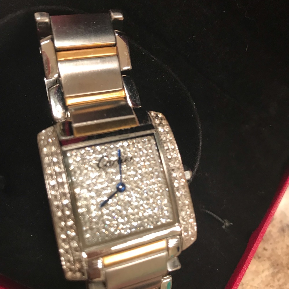 Watch - Picture 2 of 3